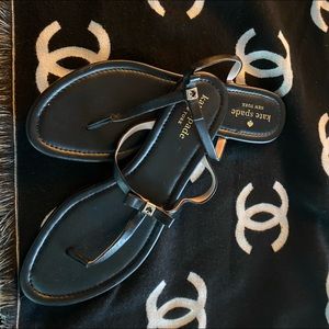 Kate Spade NWOT Box  Black with Gold Symbol Size 10